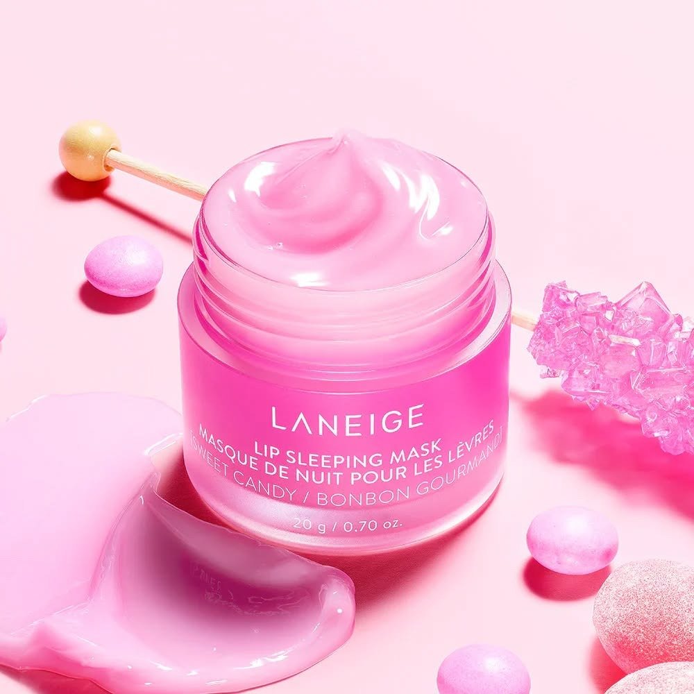 Pink lip sleeping mask jar with candies