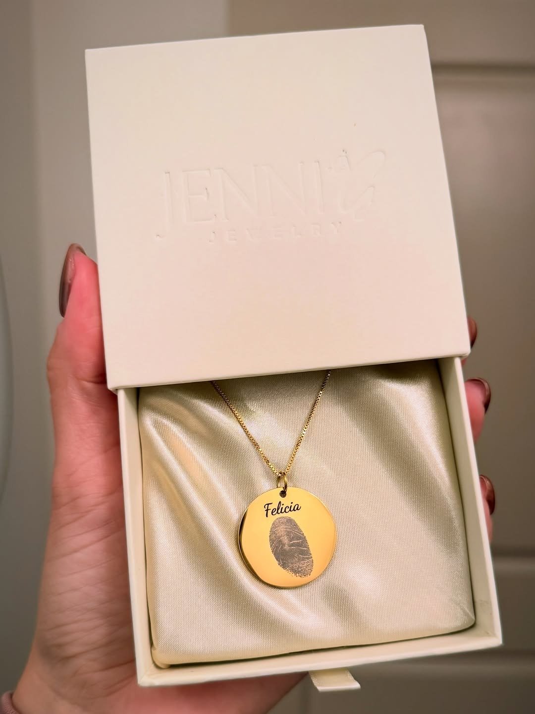 Fingerprint pendant necklace in gift box