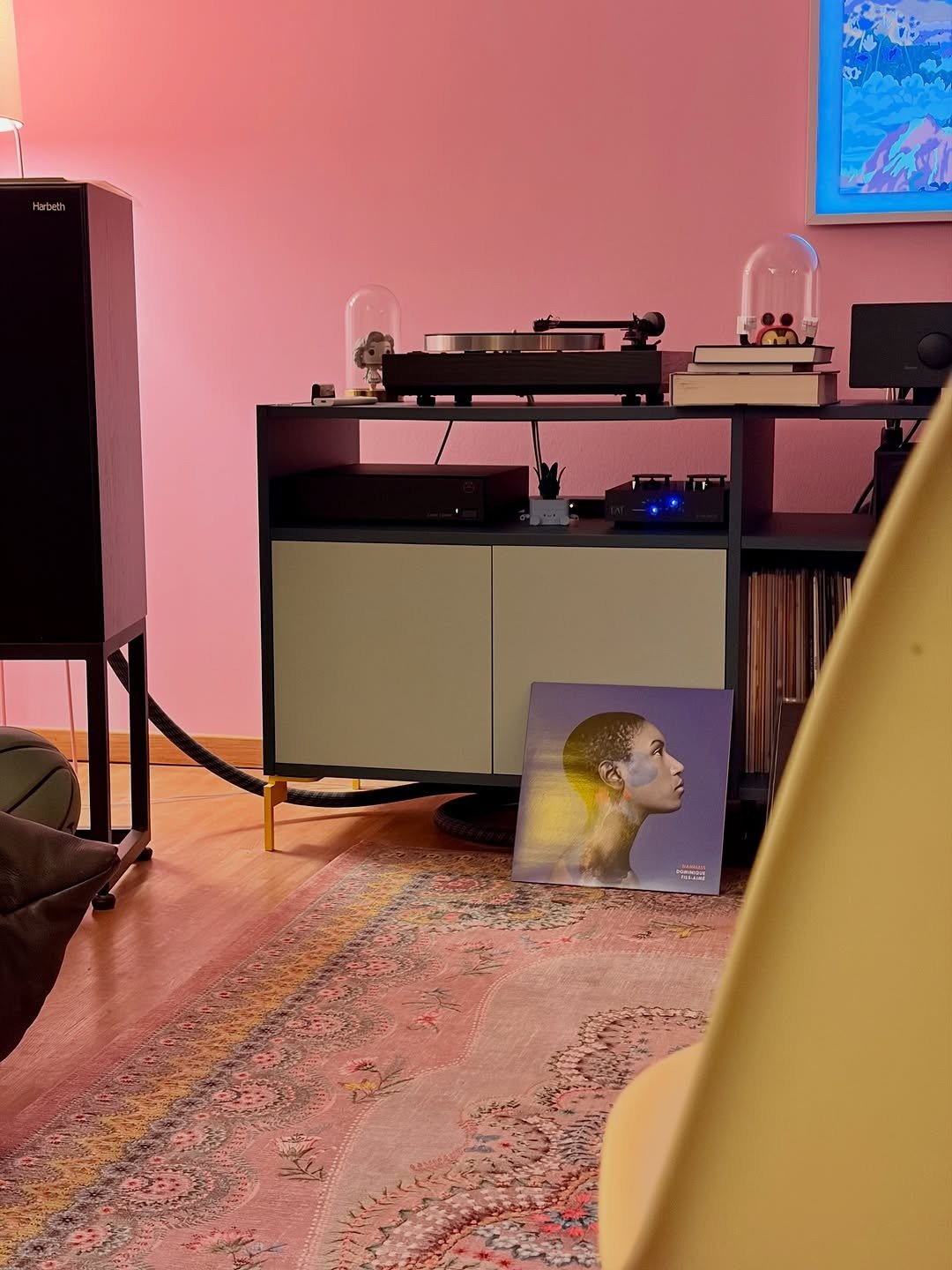 Turntable and hi-fi in stylish living room